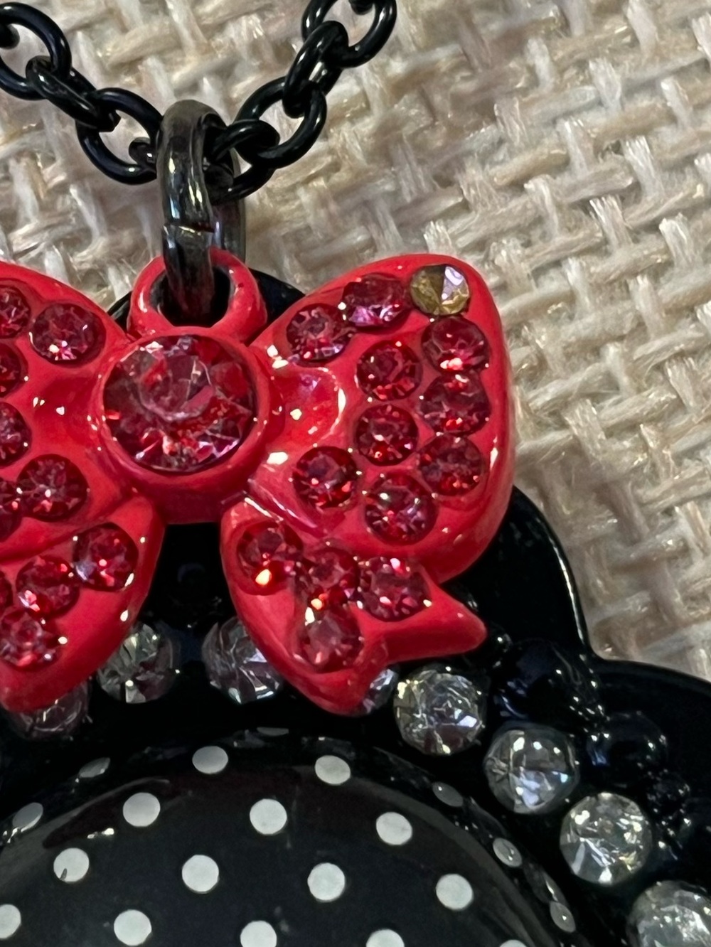 💎 2/$20 Bundle of 2 Sanrio Hello Kitty Layered Necklace Set - Black, Silver, Red - Picture 3 of 9